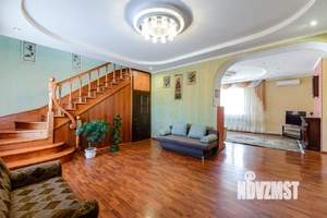 Коттедж 480м², 3-этажный, участок 12 сот.  