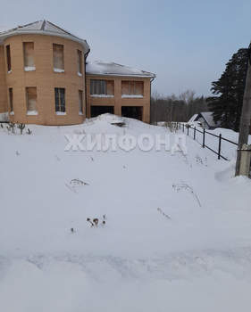 Дом 564м², 2-этажный, участок 15 сот.  