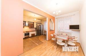 Коттедж 445м², 3-этажный, участок 7 сот.  