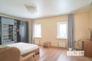 Дом 130м&sup2;, 2-этажный, участок 6 сот.  