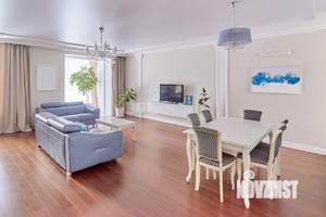 Таунхаус 260м&sup2;, 3-этажный, участок 3 сот.  