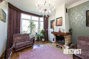 Дом 370м&sup2;, 3-этажный, участок 27 сот.  