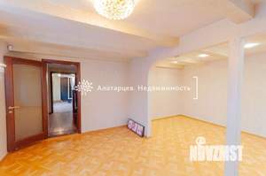 Дом 243м², 3-этажный, участок 6 сот.  