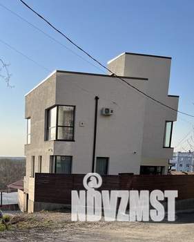 Коттедж 212м&sup2;, 3-этажный, участок 0 сот.  