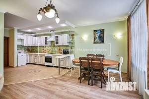 Таунхаус 189м², 3-этажный, участок 5 сот.  