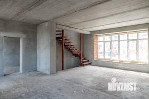 Таунхаус 214м², 3-этажный, участок 1 сот.  