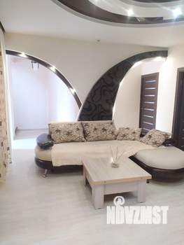Коттедж 230м², 3-этажный, участок 7 сот.  