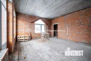 Дом 1100м², 3-этажный, участок 20 сот.  