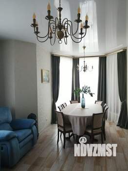 Дом 287м&sup2;, 3-этажный, участок 7 сот.  