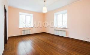 Дом 370м&sup2;, 2-этажный, участок 9 сот.  