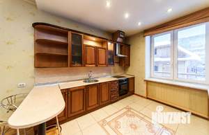 Коттедж 387м&sup2;, 3-этажный, участок 14 сот.  