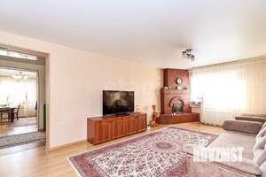 Дом 274м&sup2;, 2-этажный, участок 10 сот.  