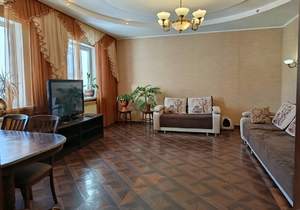 Дом 216м&sup2;, 2-этажный, участок 7 сот.  