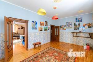 Дом 379м&sup2;, 3-этажный, участок 11 сот.  