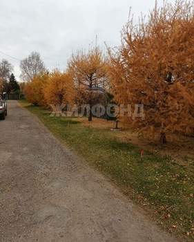 Дом 30м&sup2;, 2-этажный, участок 6 сот.  