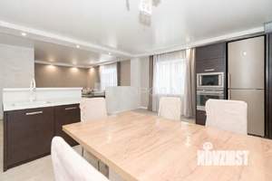 Дом 300м&sup2;, 2-этажный, участок 5 сот.  