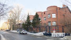 Дом 292м&sup2;, 3-этажный, участок 5 сот.  