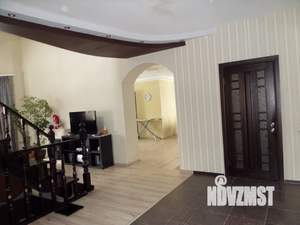 Коттедж 297м², 3-этажный, участок 12 сот.  