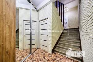 Дом 560м², 3-этажный, участок 12 сот.  
