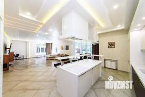 Дом 272м², 2-этажный, участок 27 сот.  