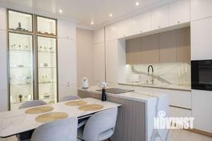 Коттедж 380м&sup2;, 3-этажный, участок 20 сот.  