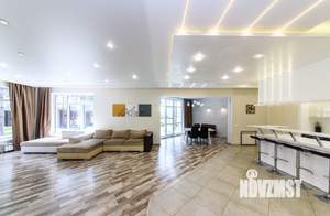 Дом 272м², 2-этажный, участок 27 сот.  