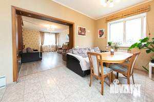 Дом 215м&sup2;, 3-этажный, участок 10 сот.  