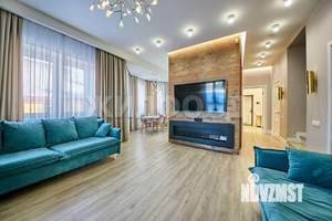 Дом 313м&sup2;, 2-этажный, участок 13 сот.  