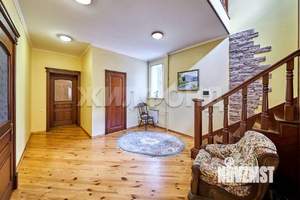 Коттедж 180м², 2-этажный, участок 10 сот.  