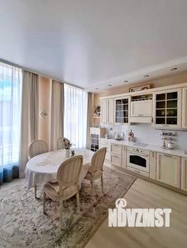 Таунхаус 296м&sup2;, 3-этажный, участок 2 сот.  