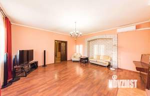 Коттедж 445м², 3-этажный, участок 7 сот.  