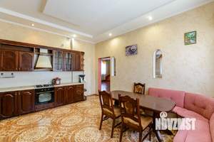 Коттедж 480м², 3-этажный, участок 12 сот.  
