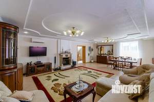 Коттедж 442м&sup2;, 3-этажный, участок 10 сот.  