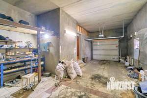 Дом 320м&sup2;, 3-этажный, участок 6 сот.  