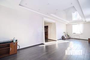 Коттедж 450м², 2-этажный, участок 10 сот.  