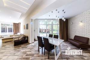 Дом 272м², 2-этажный, участок 27 сот.  