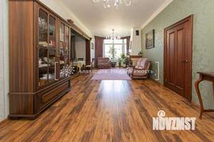 Дом 370м&sup2;, 3-этажный, участок 27 сот.  