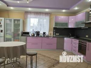 Дом 268м&sup2;, 2-этажный, участок 11 сот.  