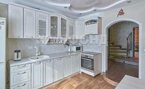 Дом 260м&sup2;, 2-этажный, участок 10 сот.  