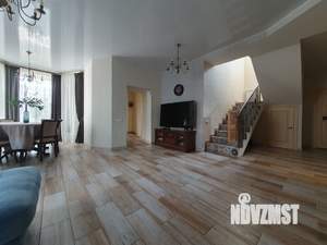 Дом 230м², 3-этажный, участок 8 сот.  