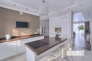 Таунхаус 260м&sup2;, 3-этажный, участок 3 сот.  