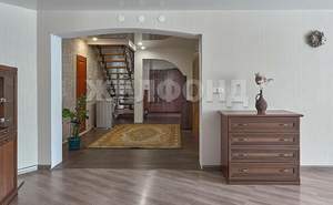 Дом 260м&sup2;, 2-этажный, участок 10 сот.  