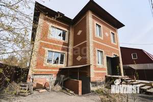 Дом 484м², 2-этажный, участок 4 сот.  