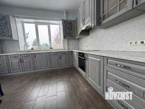 Дом 260м², 3-этажный, участок 10 сот.  