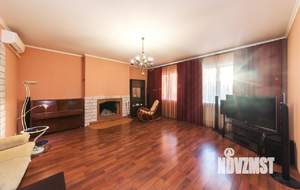 Коттедж 445м², 3-этажный, участок 7 сот.  