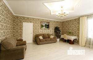 Дом 298м², 2-этажный, участок 15 сот.  