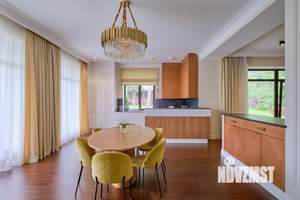 Коттедж 550м&sup2;, 2-этажный, участок 45 сот.  