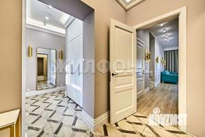 Дом 313м&sup2;, 2-этажный, участок 13 сот.  