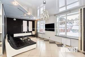 Дом 181м&sup2;, 3-этажный, участок 15 сот.  