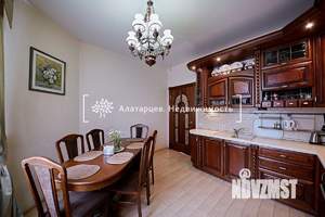 Дом 180м², 2-этажный, участок 10 сот.  